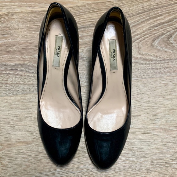Prada Black Patent Leather Heels - Picture 2 of 4